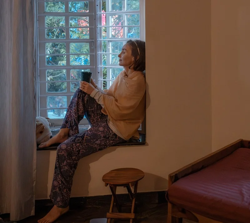 Guest entering Manasthala